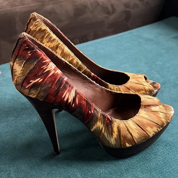 ALDO Heels 👠 - Picture 5 of 9